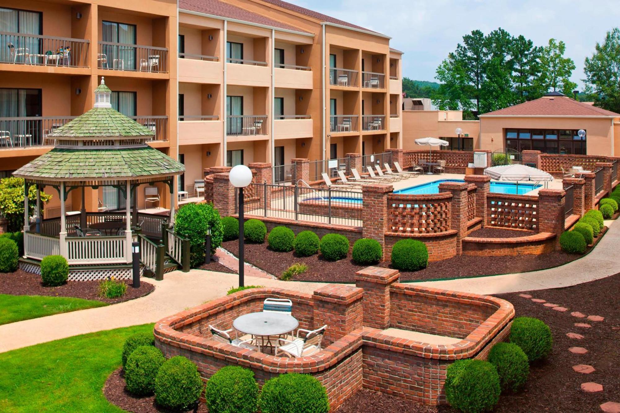 Courtyard By Marriott Huntsville University Drive Exterior foto